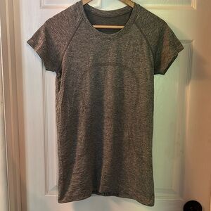 Swiftly tech tshirt lululemon size 8 gray